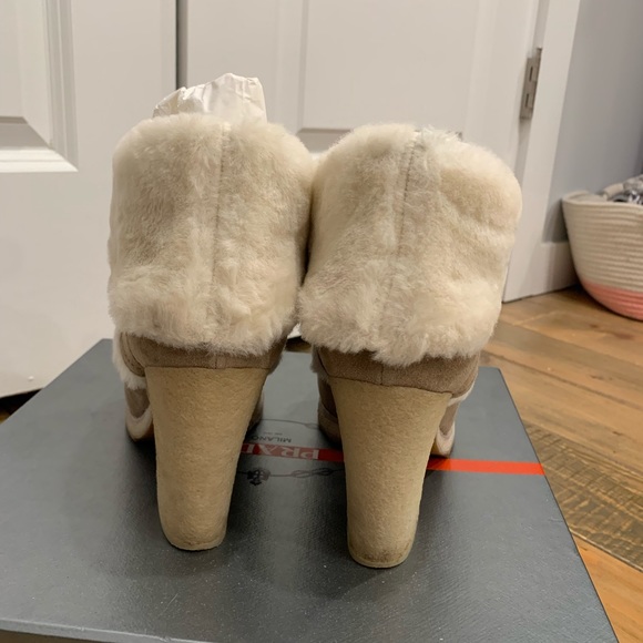 Vintage Suede Prada Calzature Donna Lace Up Bootie Size: 38 (US 7.5) Color:Bambu - Picture 4 of 6